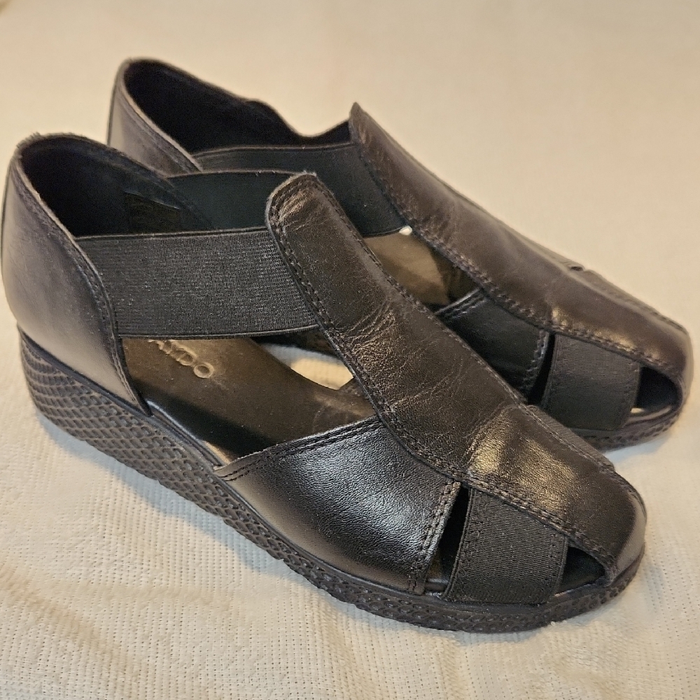 Saydo Sandals  size 36